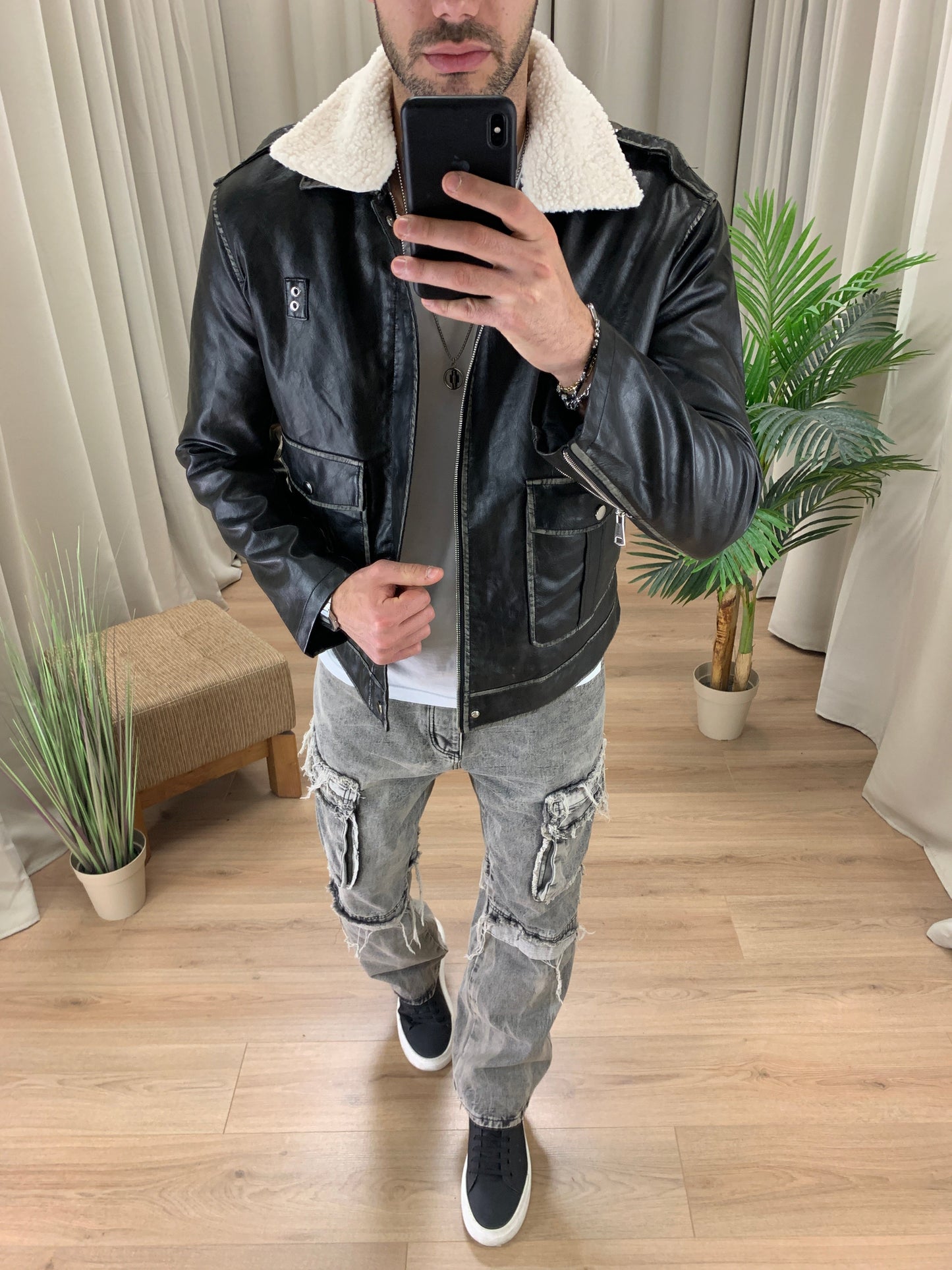 Montone Everest con Zip con collo a contrasto col. Nero