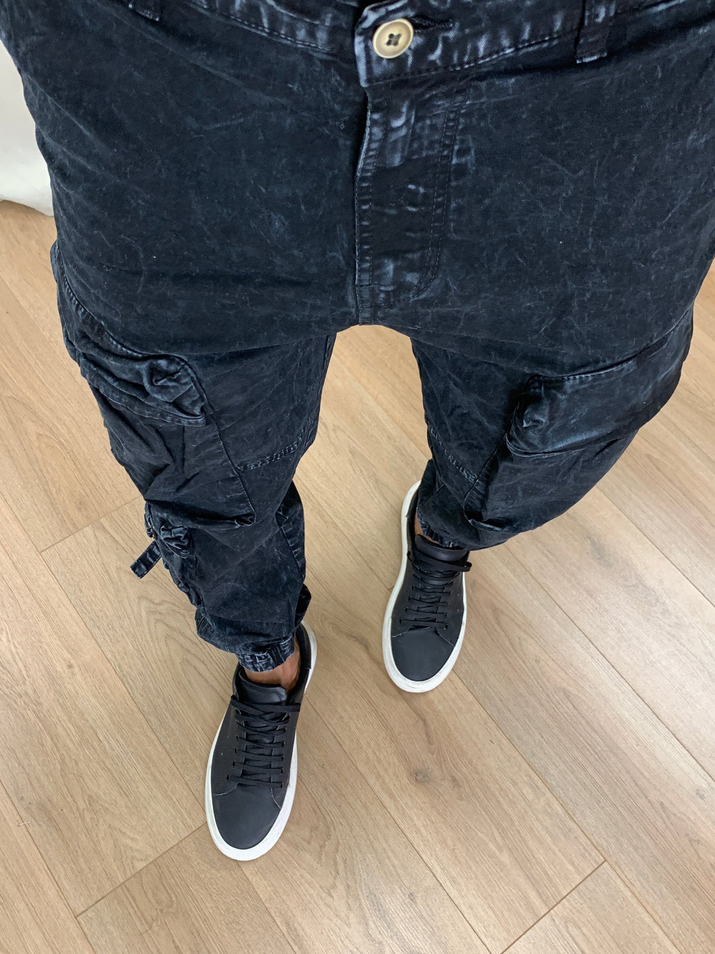 Jeans Stone Slavato con tasconi col. Nero