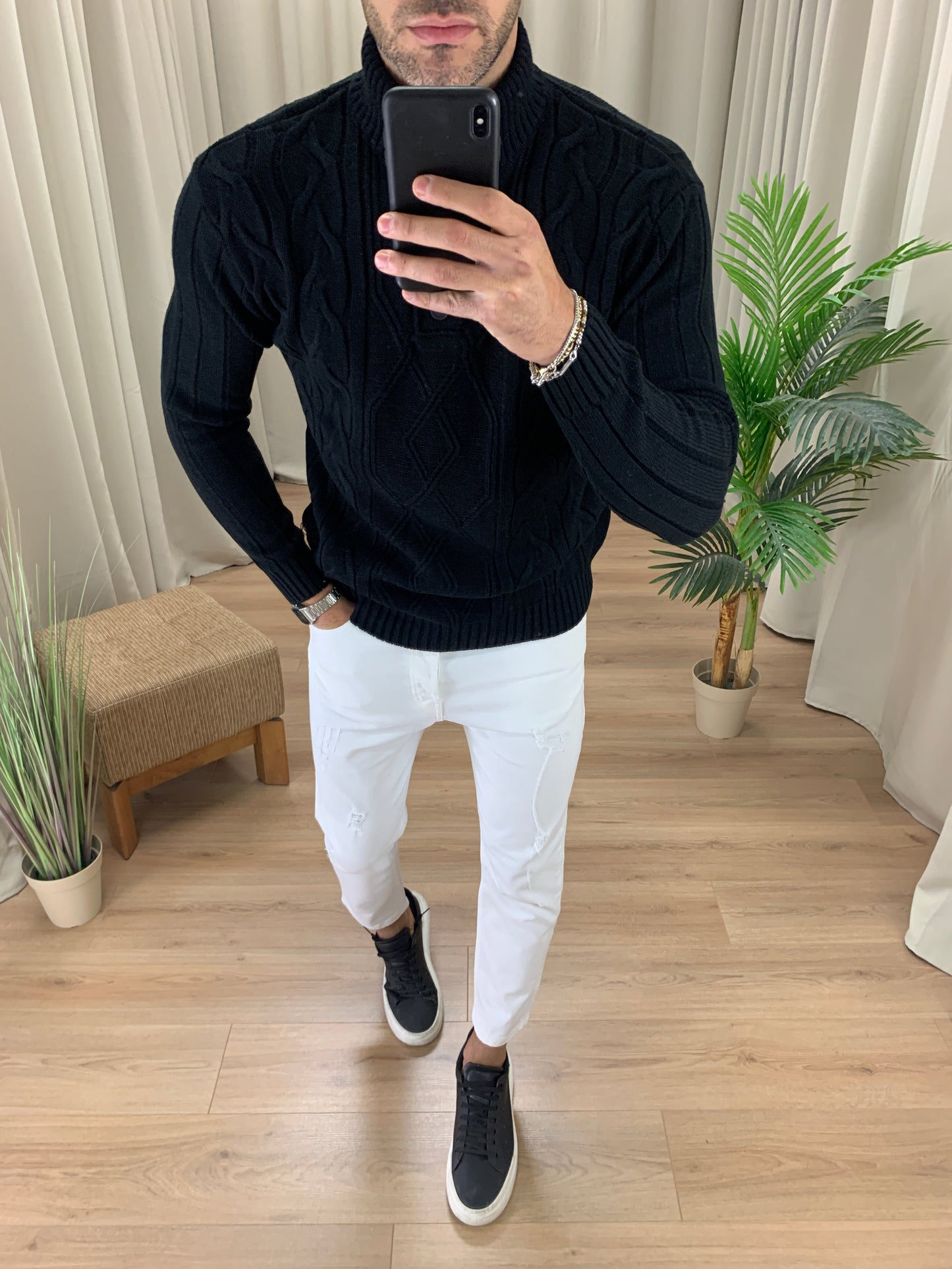 Maglioncino Absolu collo lupetto con bottoni col. Nero