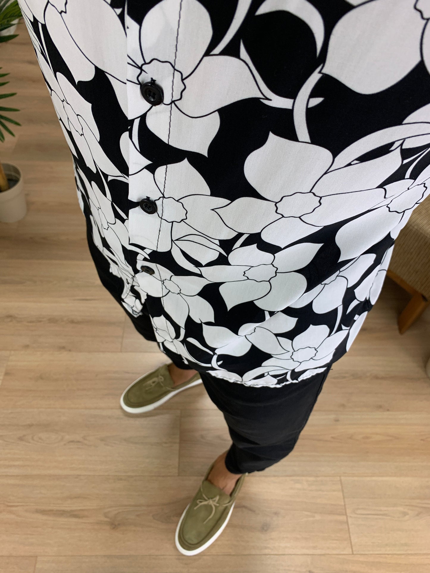 Camicia Relax Flowers con Fantasia col. Bianco