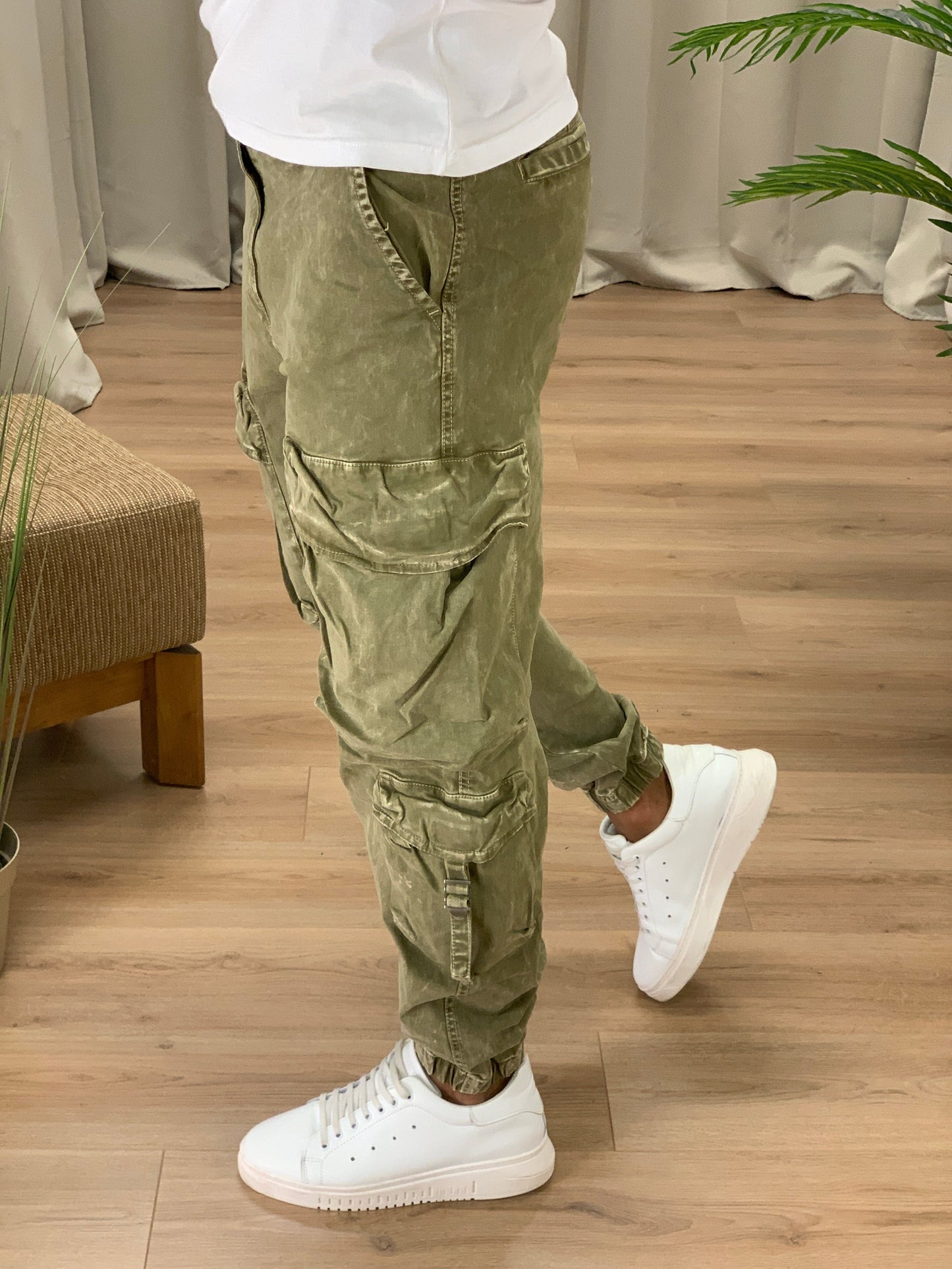 Jeans Stone Slavato con tasconi col. Khaki