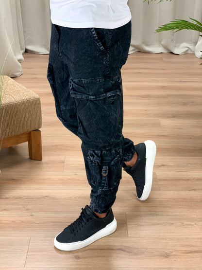 Jeans Stone Slavato con tasconi col. Nero