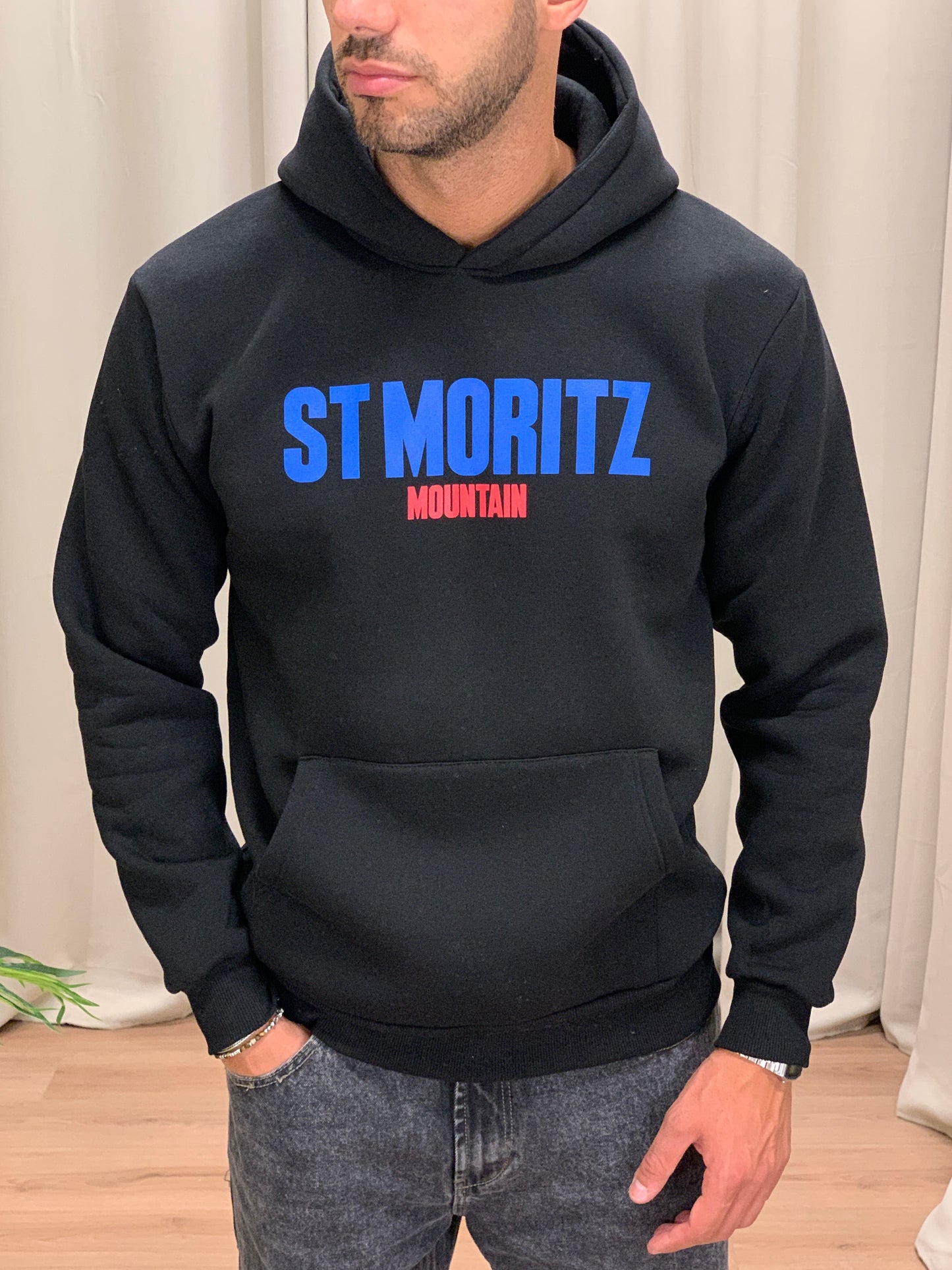 Felpa St.Moritz Mountain con cappuccio col. Nero