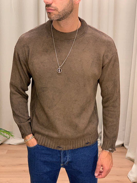 Maglioncino Slavato con Fondo Sfrangiato col. Marrone
