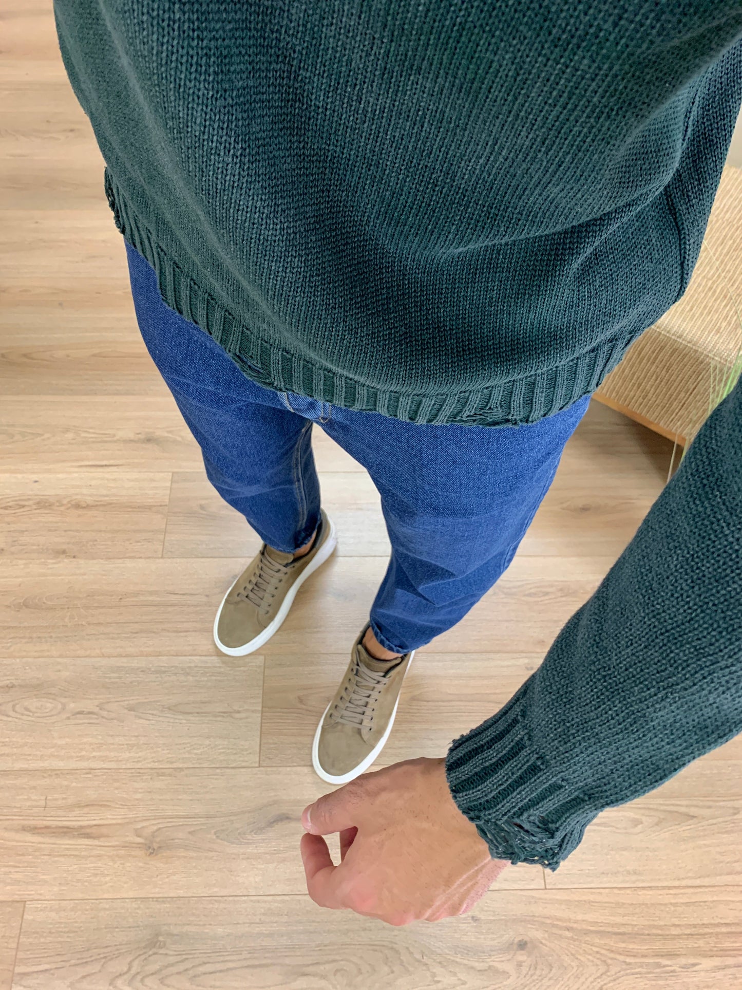 Maglioncino Slavato con Fondo Sfrangiato col. Verde Bosco