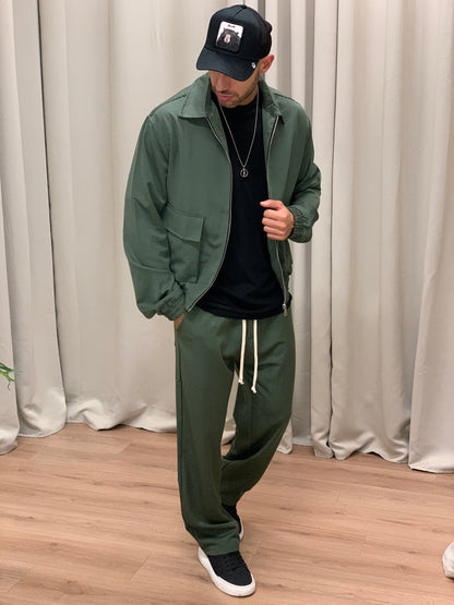 Completo Over 143 Camicia con Zip + Pantalone col. Verde Militare