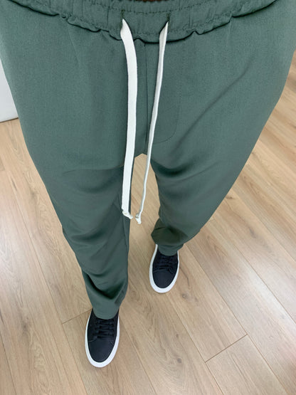 Completo Over 143 Camicia con Zip + Pantalone col. Verde Militare