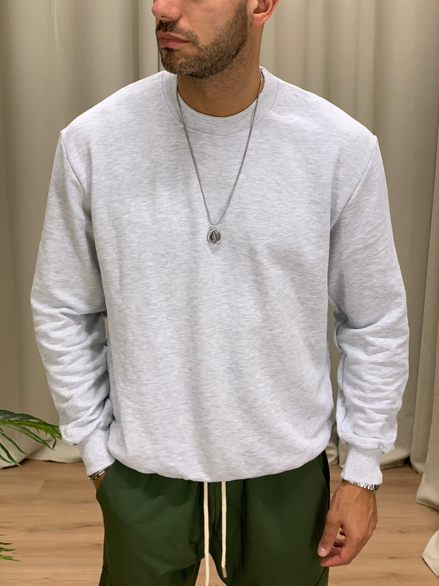 Felpa Axel girocollo interno garzato col. Grigio