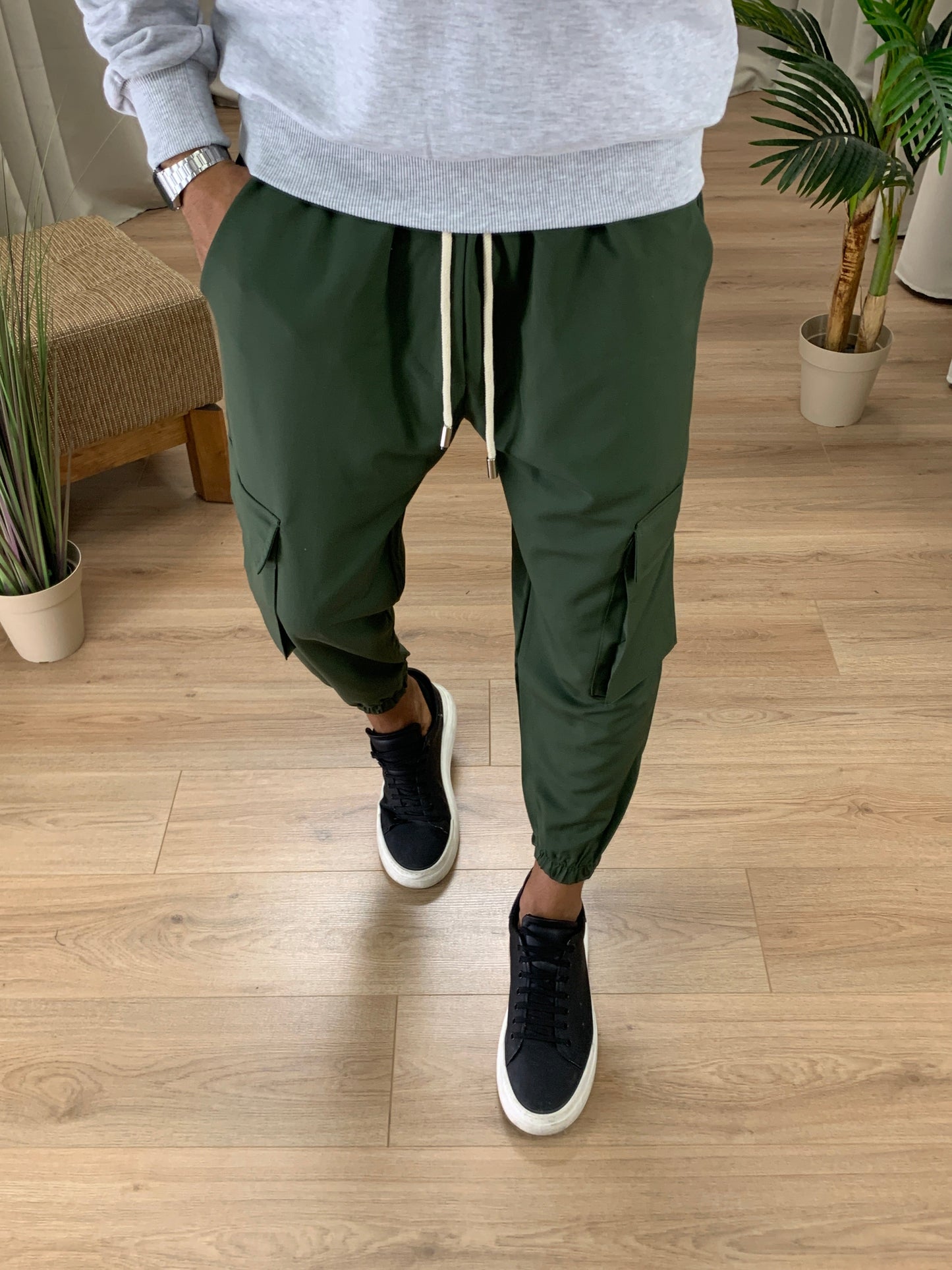 Pantalone Cargo Rug con elastico col. Verde Militare