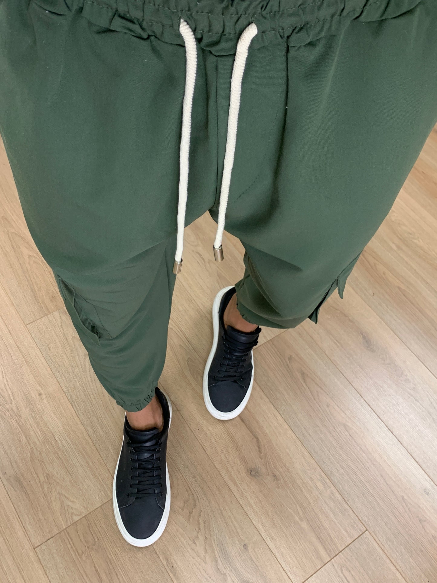 Pantalone Cargo Rug con elastico col. Verde Militare