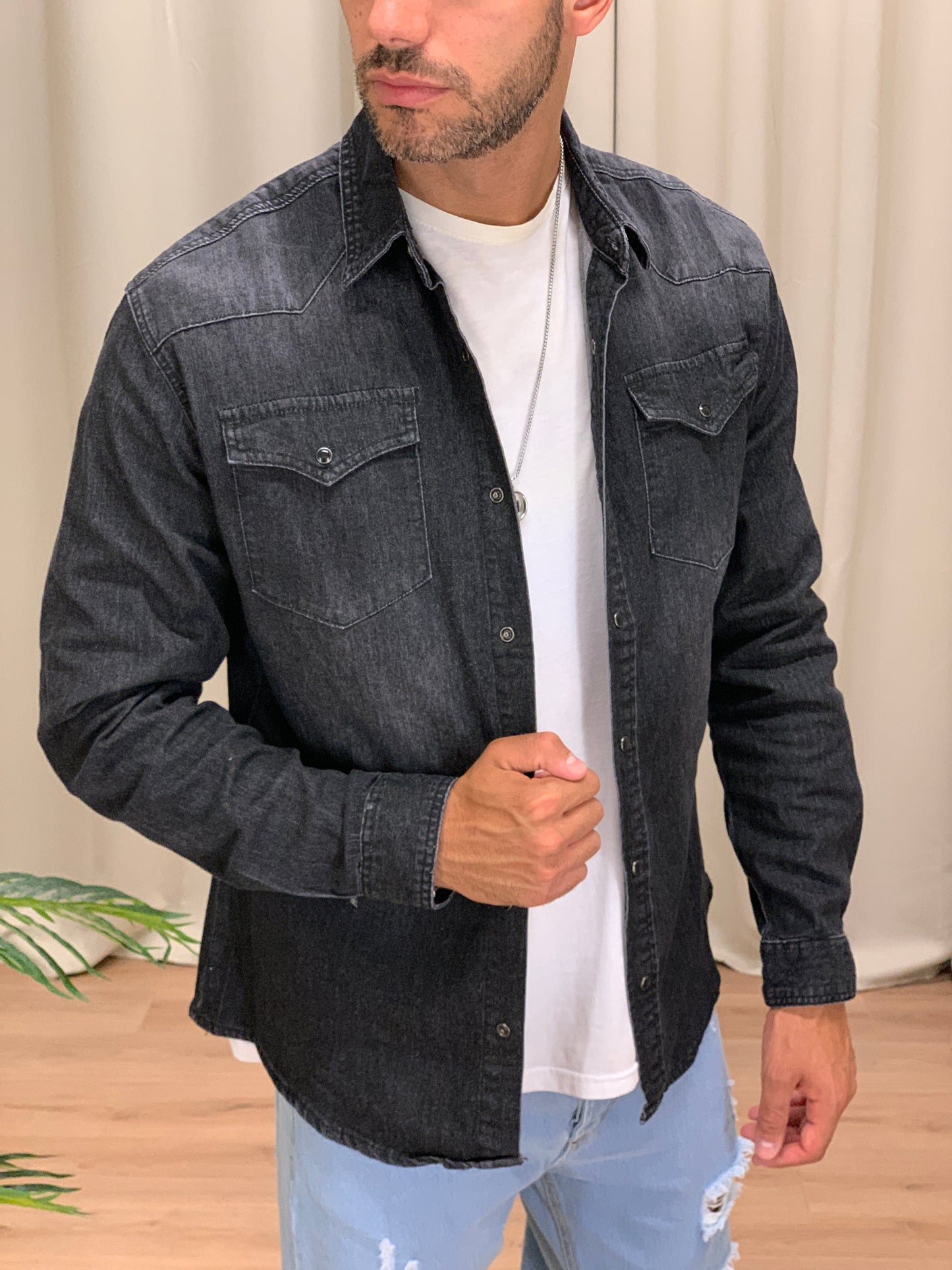 Camicia di Jeans Cayenne con Taschini col. Nero