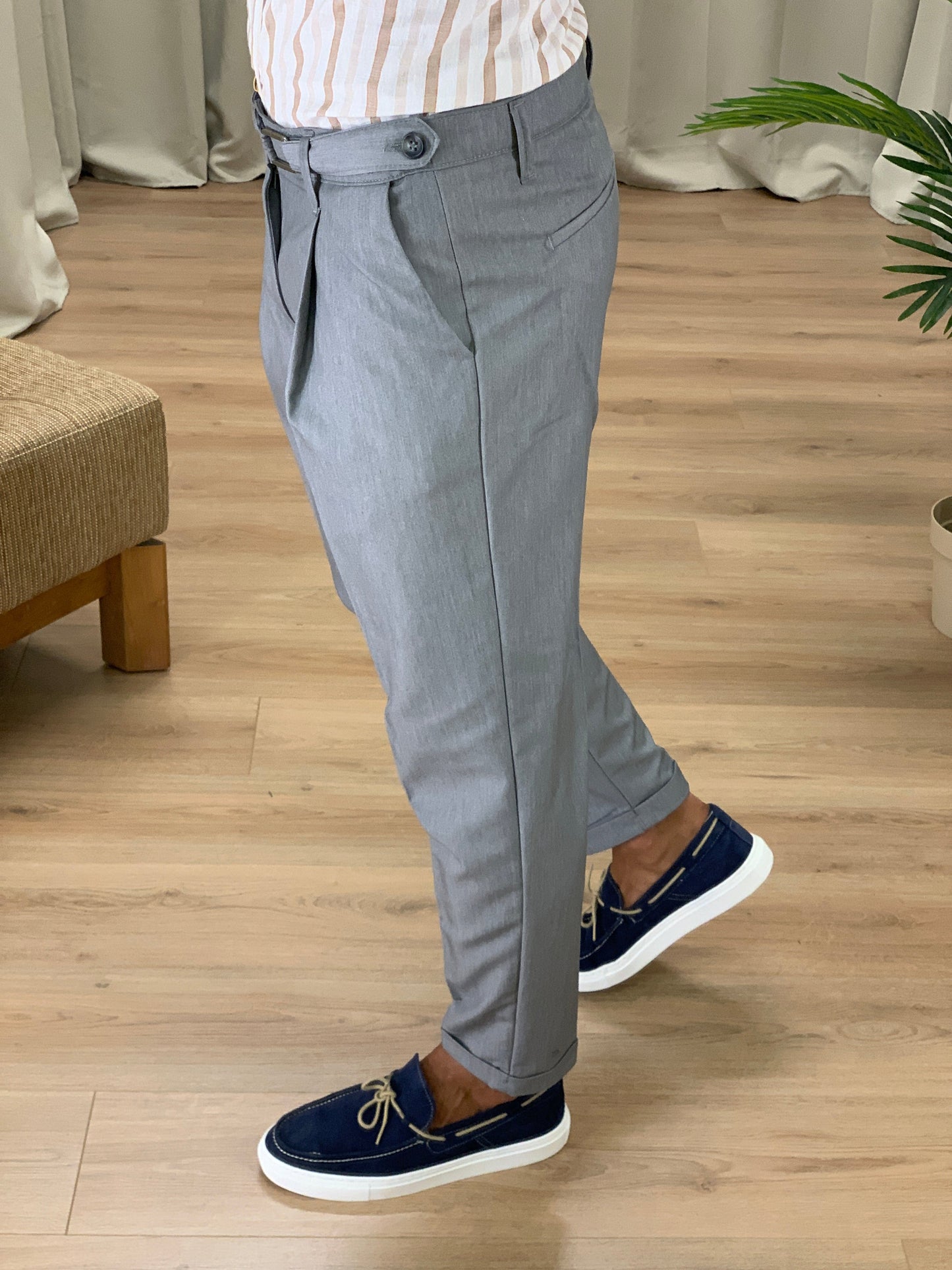 Pantalone Trieste con Fibbia e Pinces col. Grigio