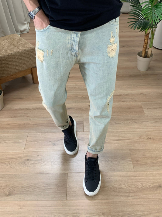 Jeans Aited con piccole Rotture e abrasioni col. Denim