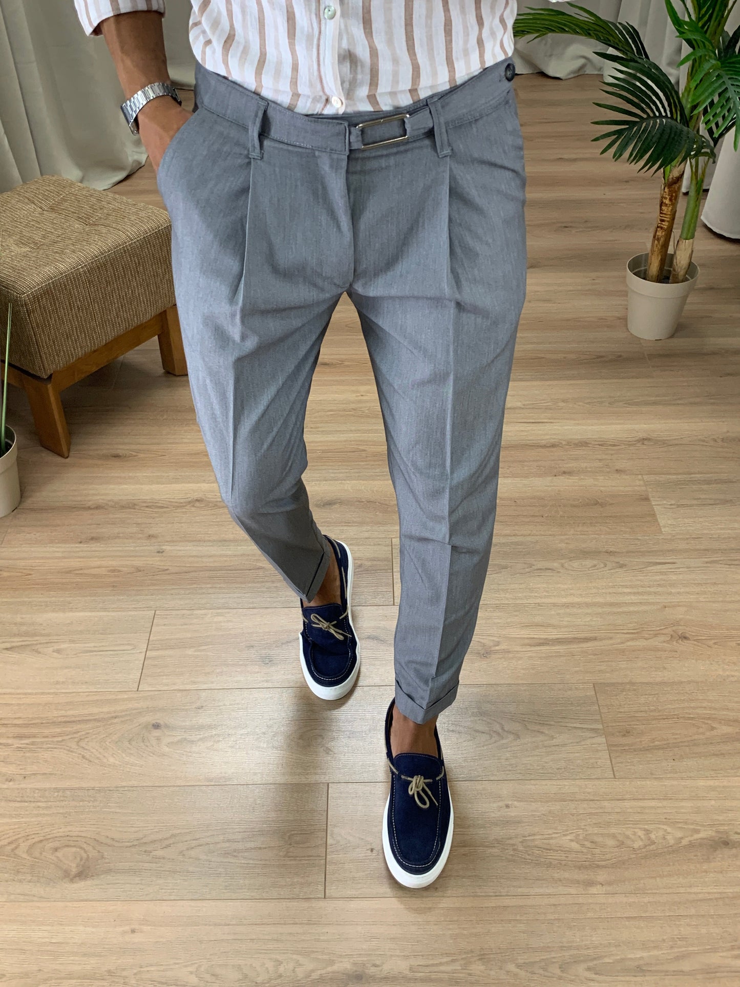 Pantalone Trieste con Fibbia e Pinces col. Grigio