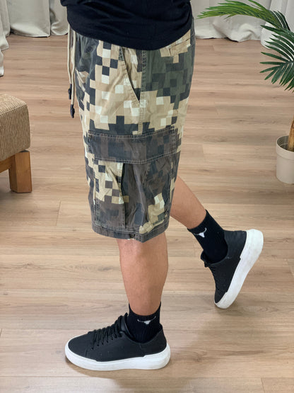 Bermuda Pixel Camo con Tasconi col. Verde Militare