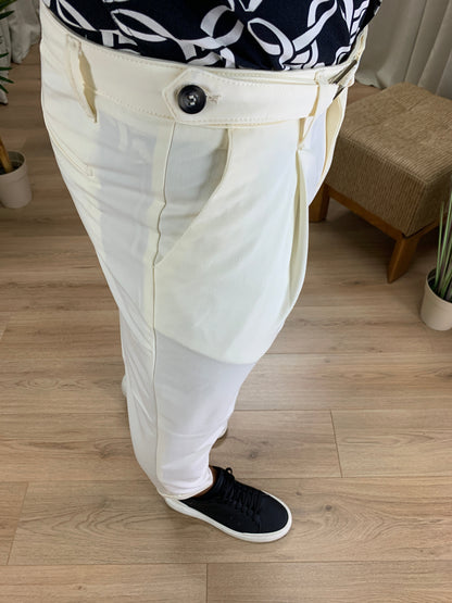 Pantalone Trieste con Fibbia e Pinces col. Panna