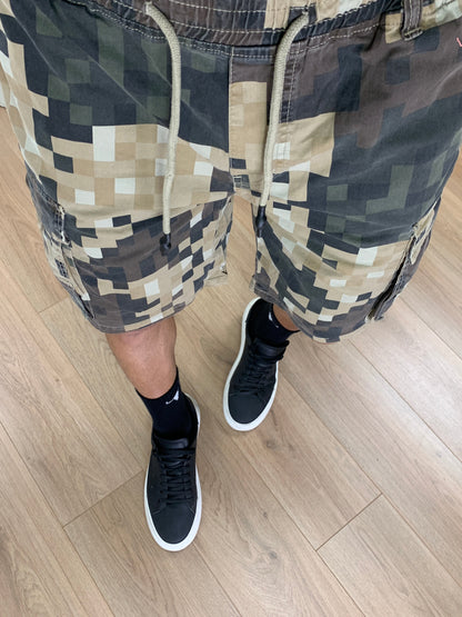 Bermuda Pixel Camo con Tasconi col. Verde Militare
