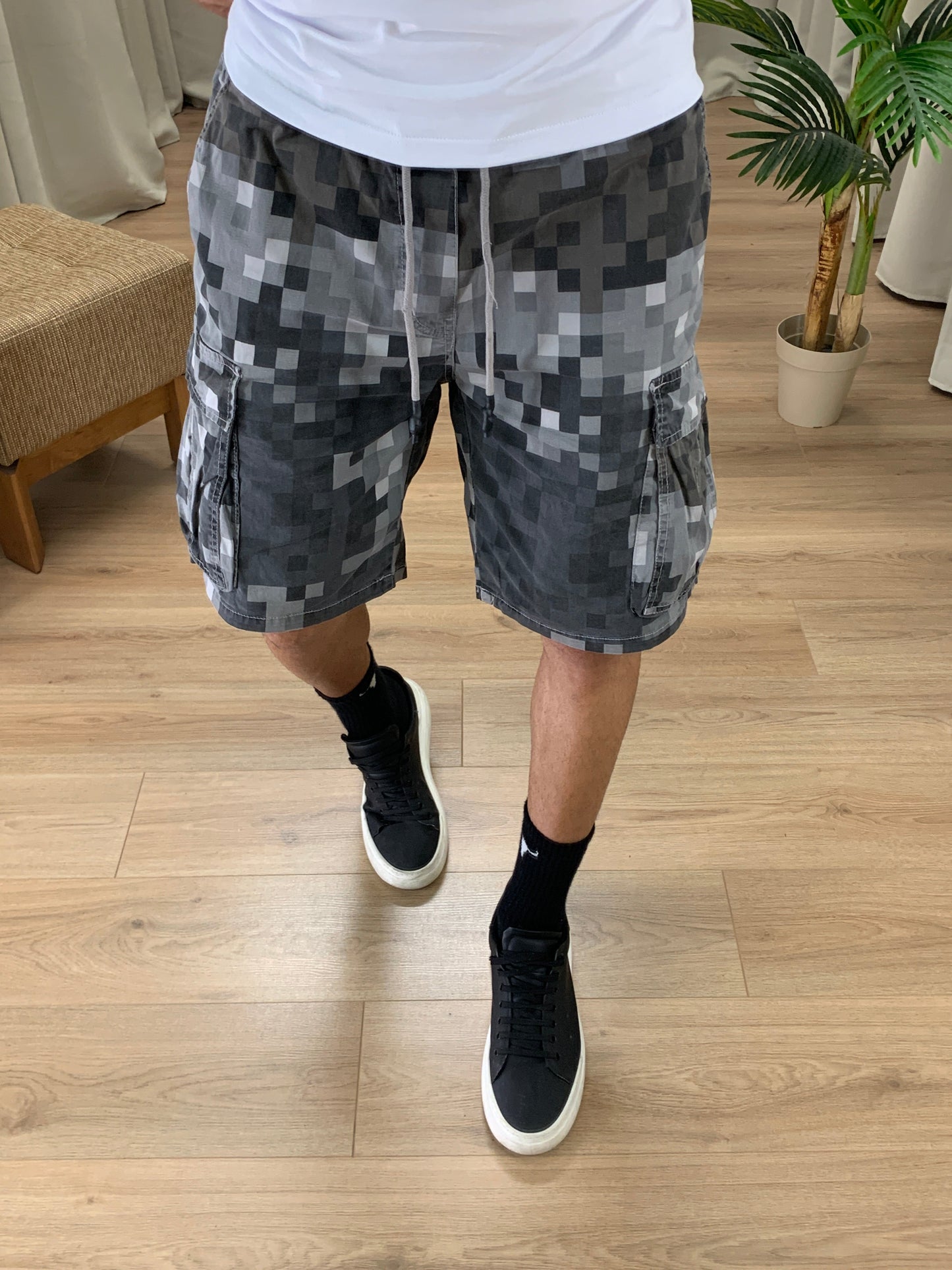 Bermuda Pixel Camo con Tasconi col. Nero