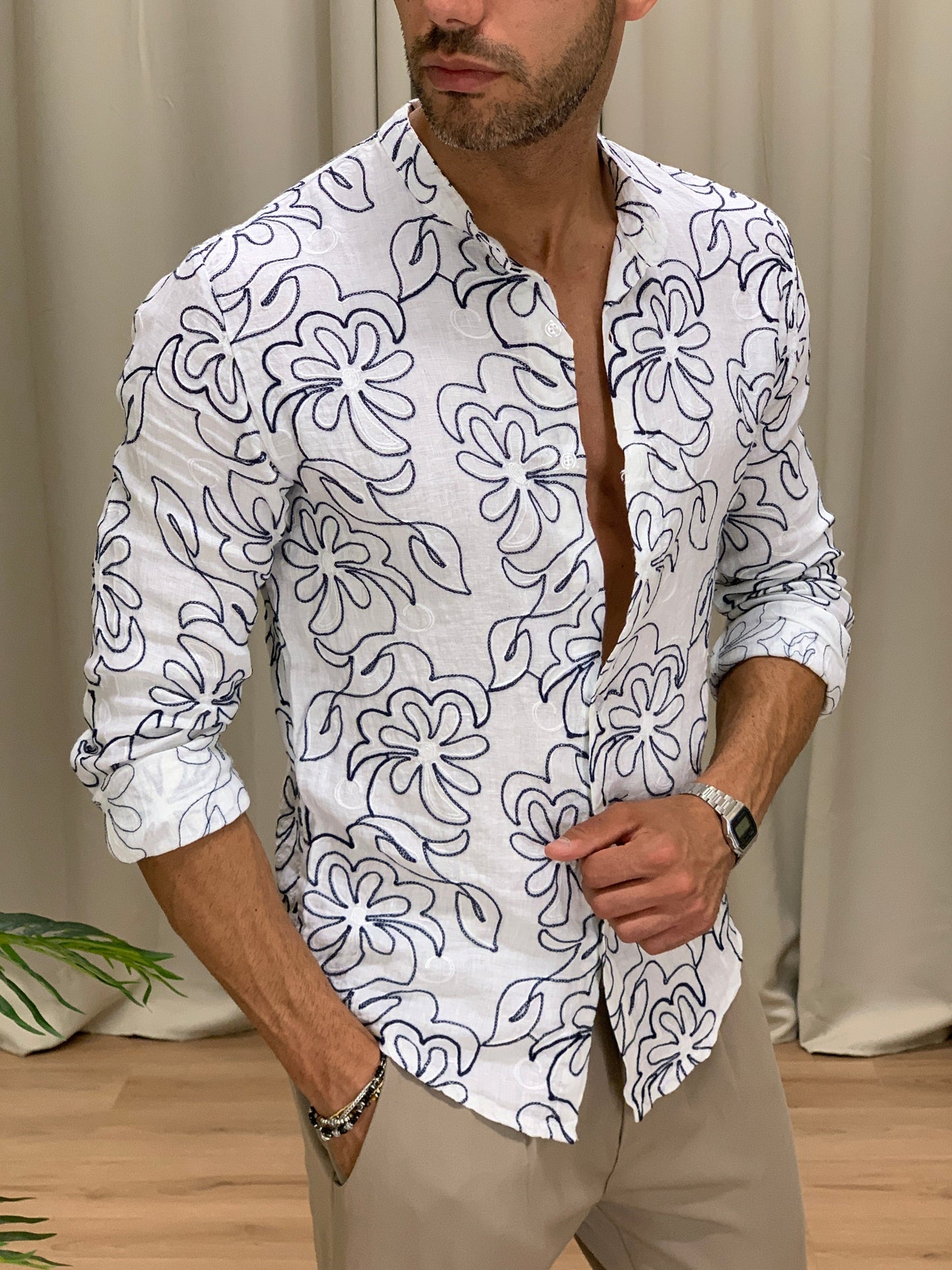 Camicia in Puro Lino con Ricamo Flowers col. Bianco