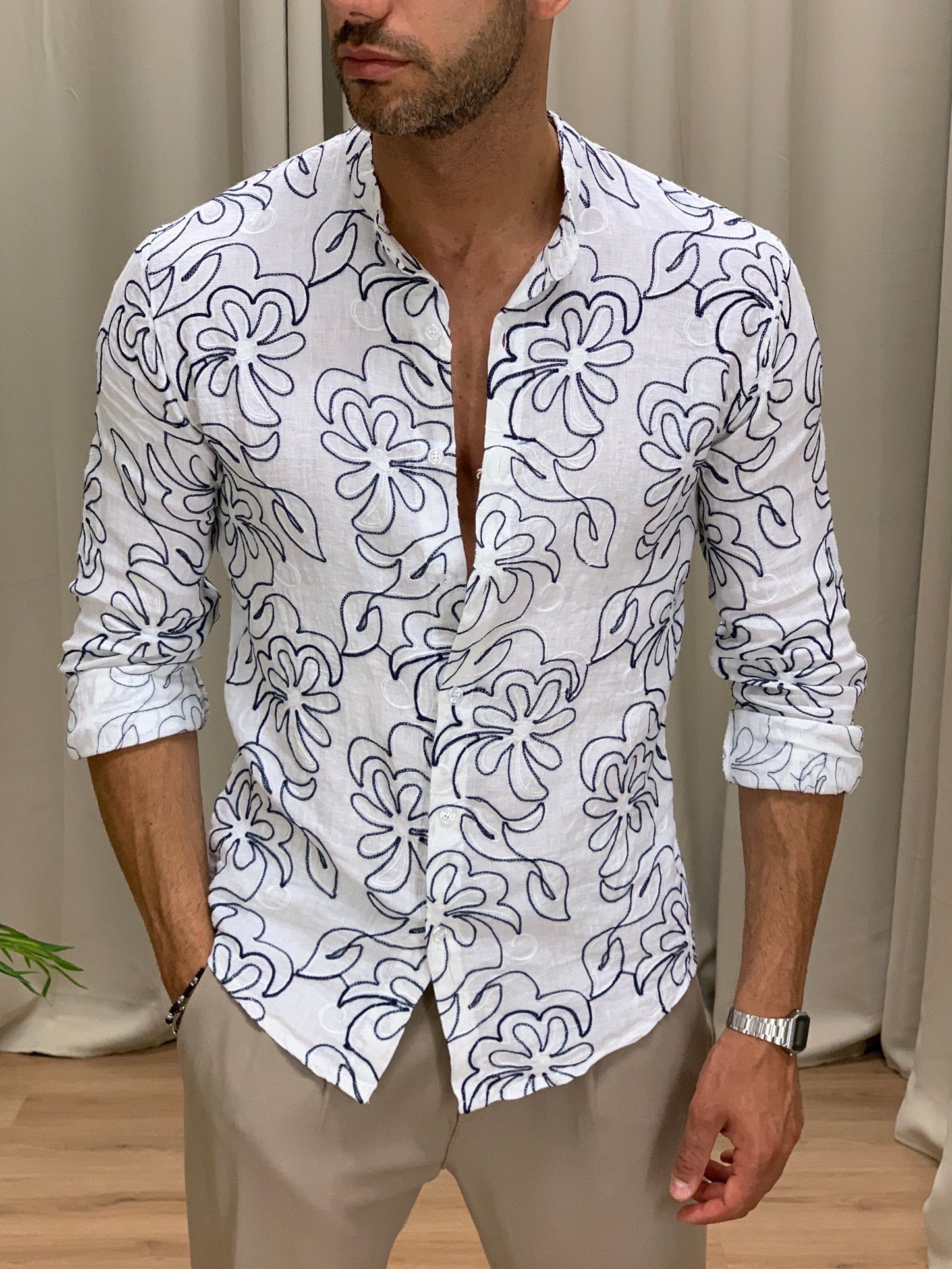 Camicia in Puro Lino con Ricamo Flowers col. Bianco