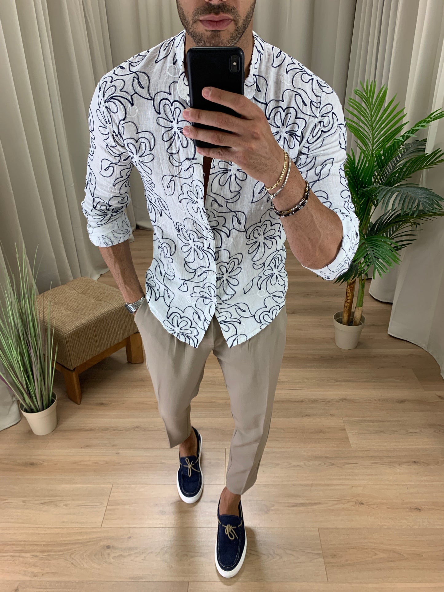 Camicia in Puro Lino con Ricamo Flowers col. Bianco