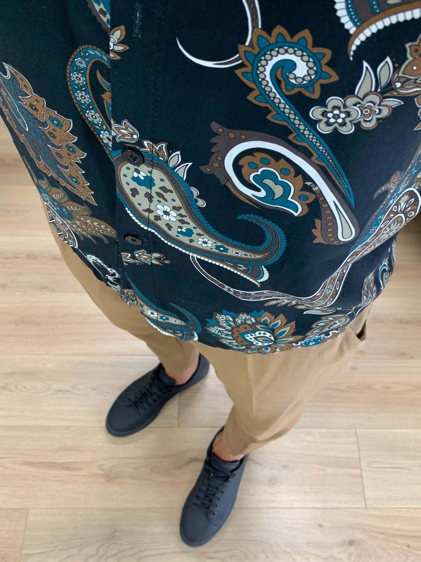 Camicia Natuzi con fantasia in viscosa col. Nero