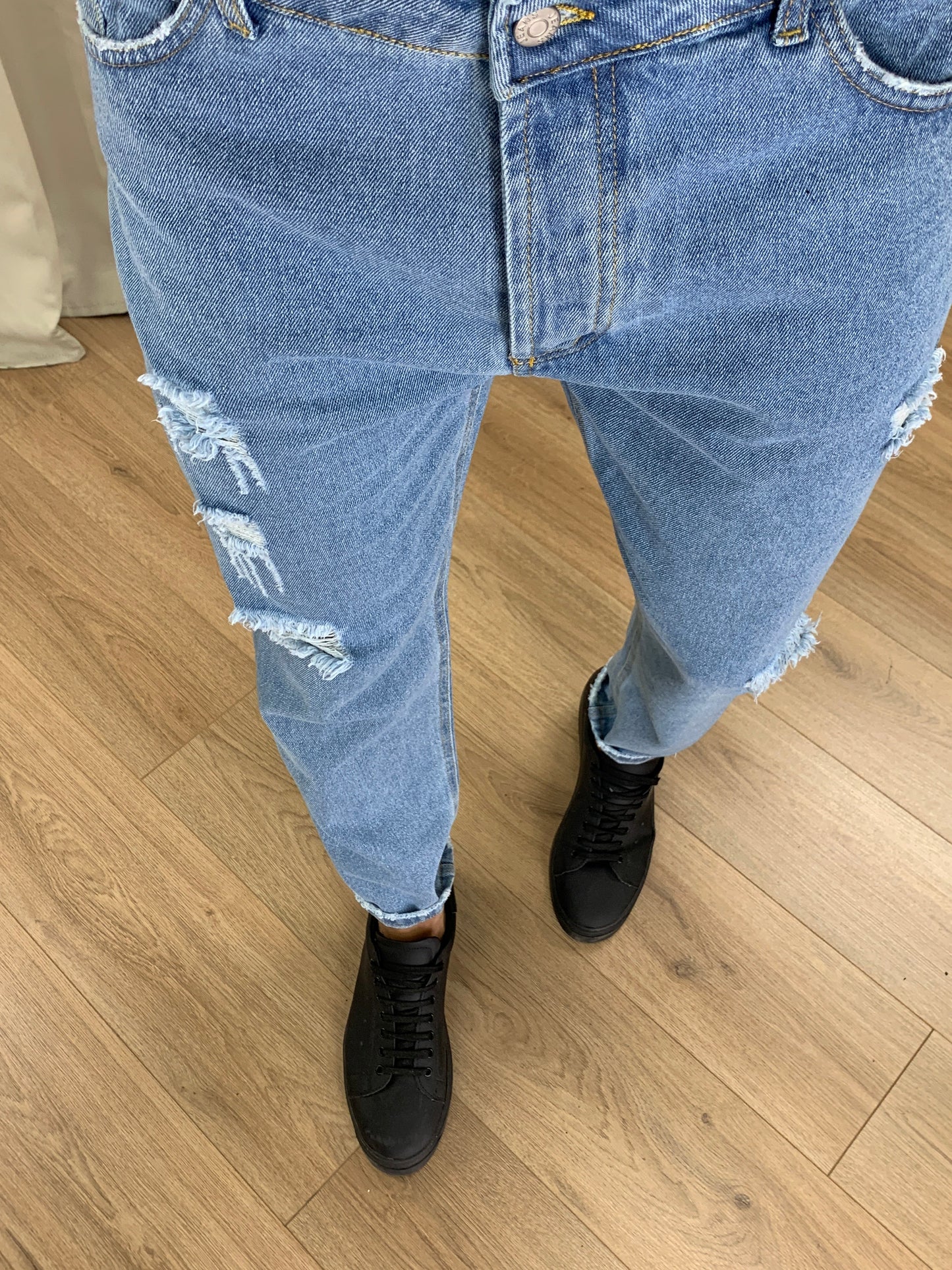 Jeans Mentos con piccole Rotture col. Denim